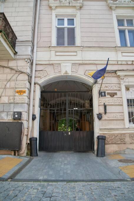 White Door Apartments Heart Of Odessa 1 Exterior foto